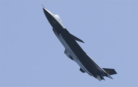 Một hình ảnh mới về lần bay thử nghiệm trước đây của J-20 cũng vừa được công bố.